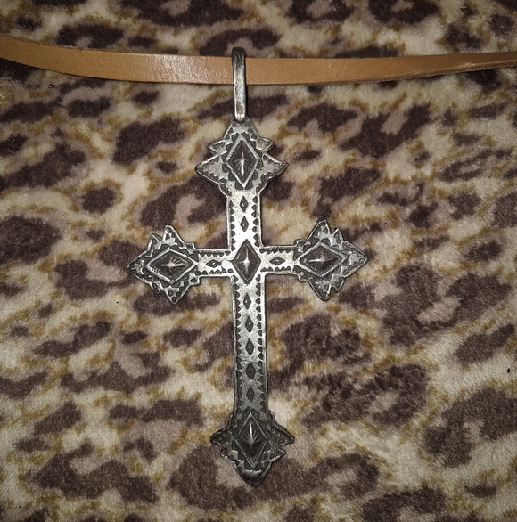 Vintage Women\'s Leather Hip Belt w Large Crucifix Cross Pendant EUC main image 13